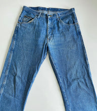 Load image into Gallery viewer, Wrangler Jeans W34 L29