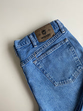 Load image into Gallery viewer, Wrangler Jeans W36 L30