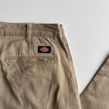 Load image into Gallery viewer, Dickies W36 L32
