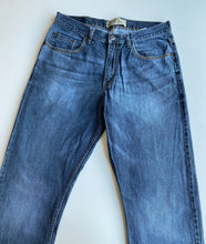 Load image into Gallery viewer, Wrangler Jeans W32 L34