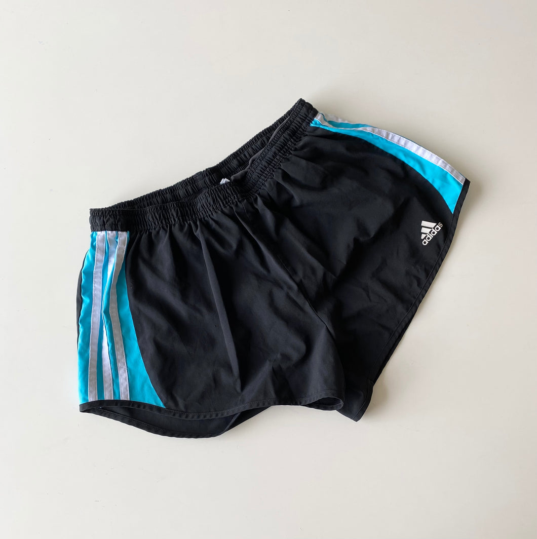 Adidas shorts (M)