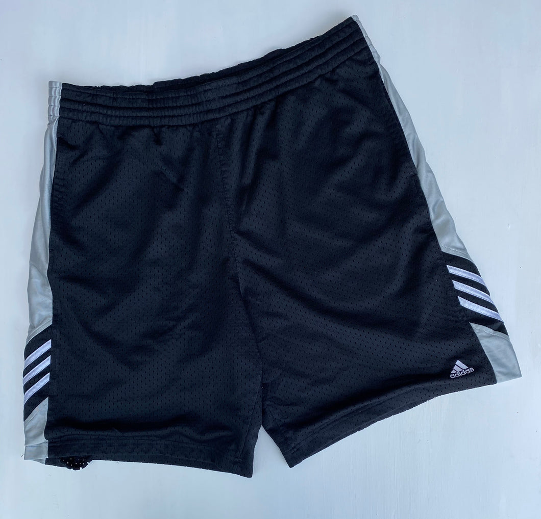 Nike shorts (M)