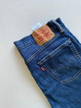 Load image into Gallery viewer, Levi’s 513 W32 L32