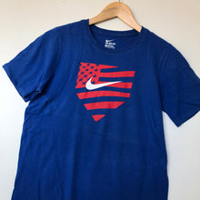 Load image into Gallery viewer, Nike t-shirt (XS)