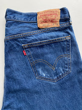 Load image into Gallery viewer, Levi’s 501 W38 L32