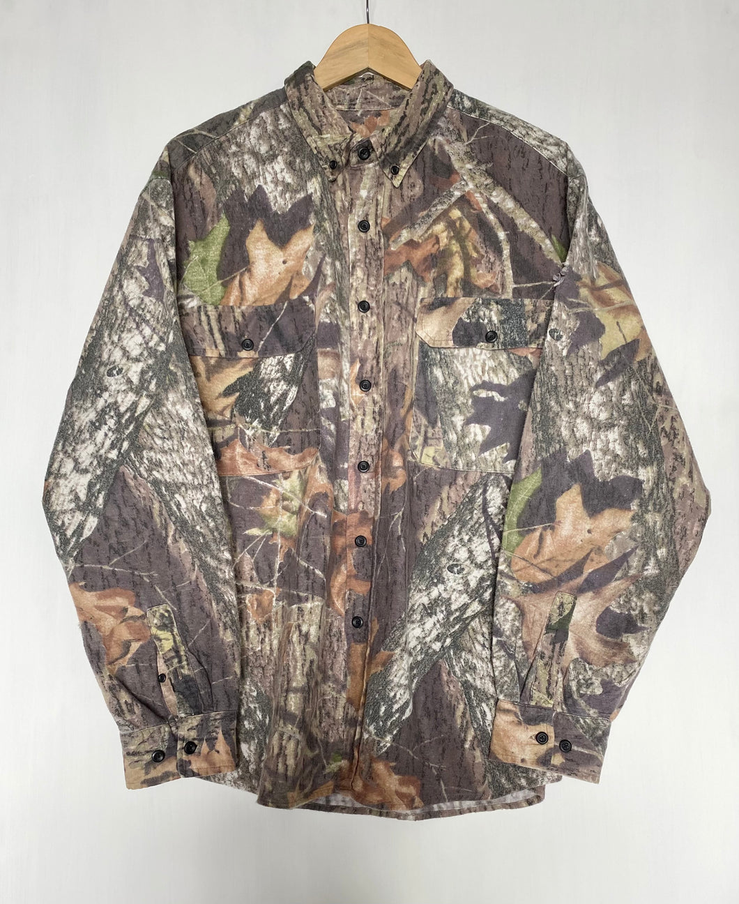 Camo shirt (XL)