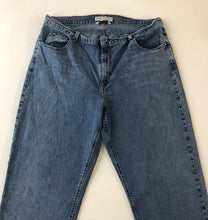 Load image into Gallery viewer, Tommy Hilfiger Jeans W38 L31