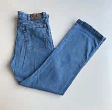 Load image into Gallery viewer, Wrangler Jeans W34 L30