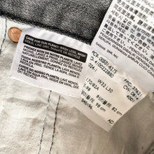 Load image into Gallery viewer, Levi’s 501 W32 L30