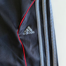 Load image into Gallery viewer, Adidas shorts (M/L)