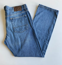 Load image into Gallery viewer, Tommy Hilfiger Jeans W36 L32