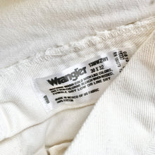Load image into Gallery viewer, Wrangler Jeans W30 L32
