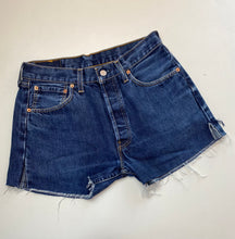 Load image into Gallery viewer, 90s Levi’s Shorts