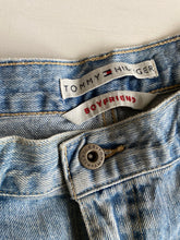 Load image into Gallery viewer, Tommy Hilfiger High Waist Shorts W34