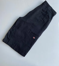Load image into Gallery viewer, Dickies Shorts W30