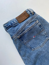 Load image into Gallery viewer, Tommy Hilfiger Jeans W34 L29