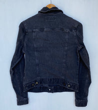 Load image into Gallery viewer, Calvin Klein denim jacket (M)