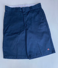 Load image into Gallery viewer, Dickies Shorts W34
