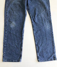 Load image into Gallery viewer, Wrangler Jeans W34 L30