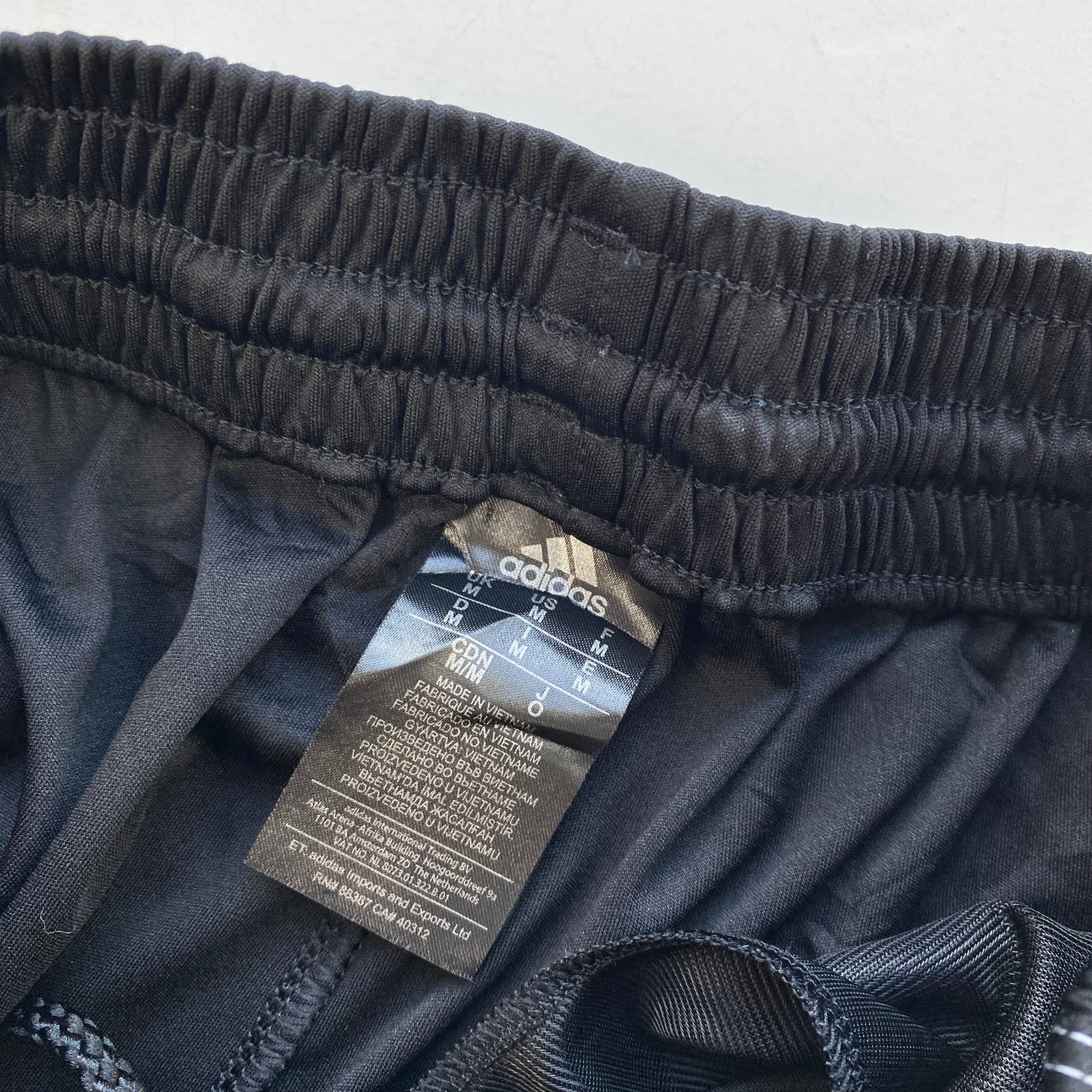 Adidas Shorts M Red Cactus Vintage