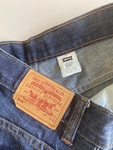 Load image into Gallery viewer, Levi’s 515 Shorts W36