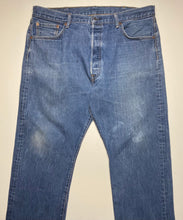 Load image into Gallery viewer, Levi’s 501 W40 L30