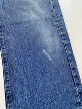 Load image into Gallery viewer, Levi’s 501 W40 L34