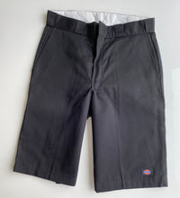 Load image into Gallery viewer, Dickies Shorts W32
