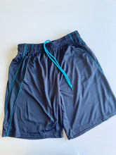 Load image into Gallery viewer, Reebok shorts (M)