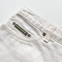 Load image into Gallery viewer, 00s DKNY Shorts W32