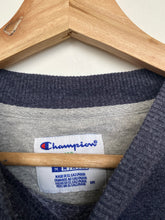 Load image into Gallery viewer, Champion sweatshirt (M)