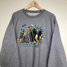 Load image into Gallery viewer, Disney sweatshirt (L)