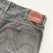 Load image into Gallery viewer, Levi’s Corduroy Shorts W40
