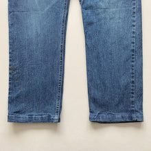 Load image into Gallery viewer, Wrangler Jeans W38 L29