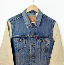 Load image into Gallery viewer, Levi’s Denim Jacket (S)