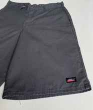 Load image into Gallery viewer, Dickies Shorts W36