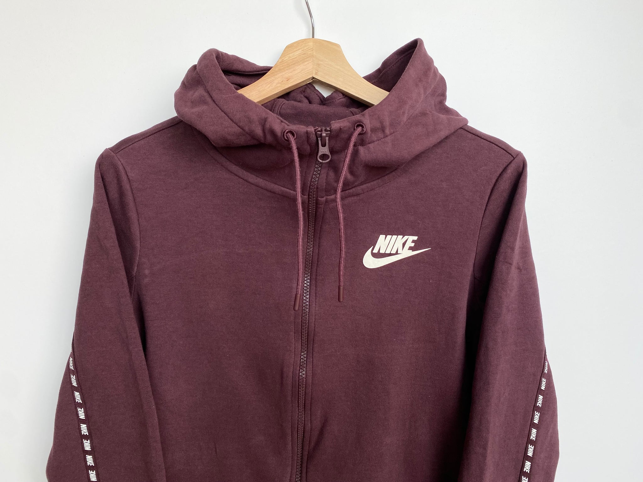 Thin nike hoodie cheap