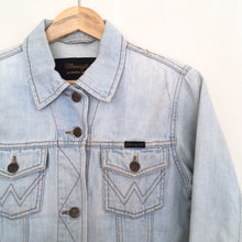 Load image into Gallery viewer, Wrangler denim jacket (S)