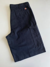 Load image into Gallery viewer, Dickies Cargo Shorts W36