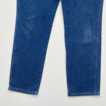 Load image into Gallery viewer, Wrangler Jeans W32 L30