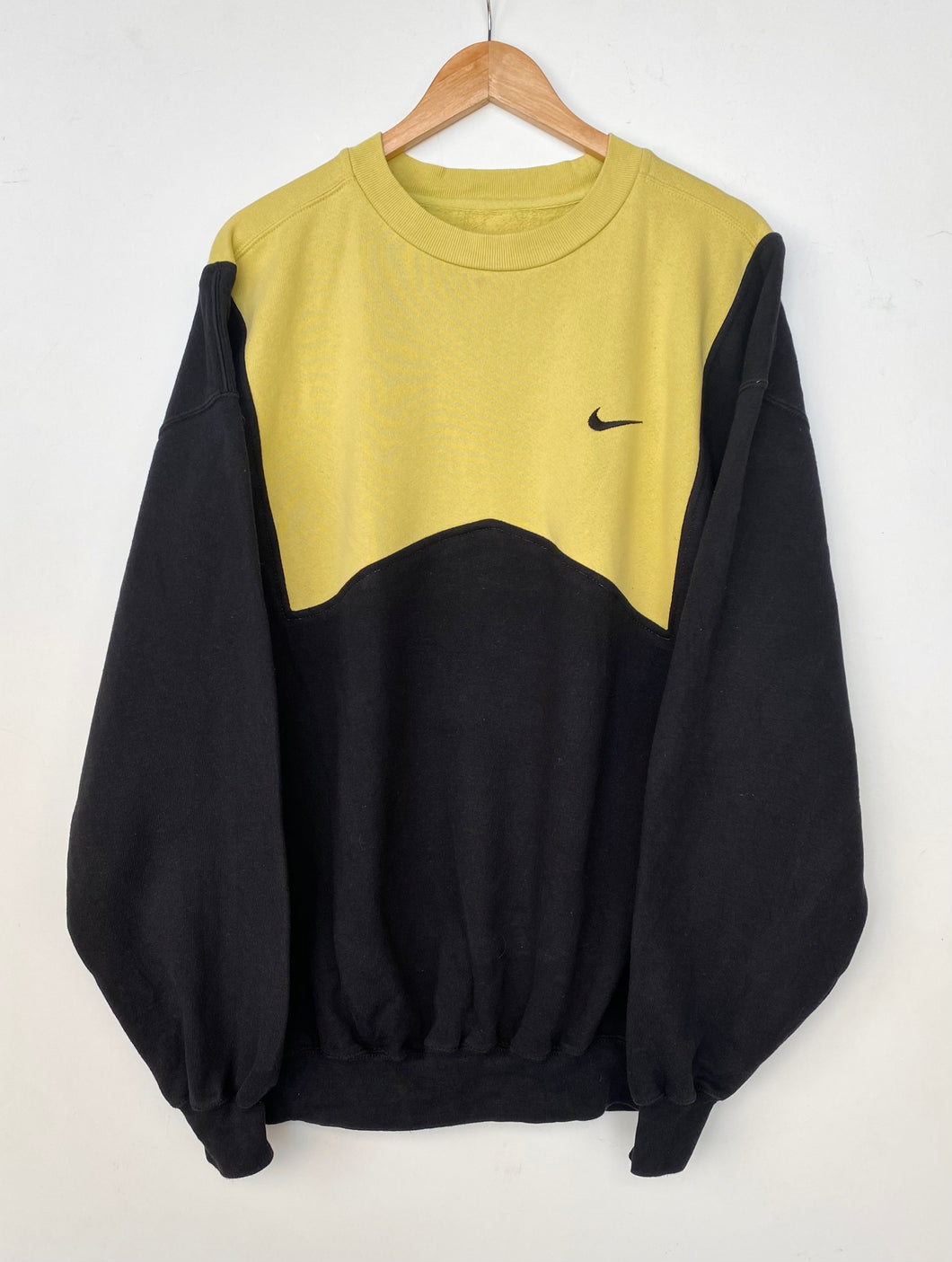 Vintage yellow 2025 nike crewneck sweatshirt