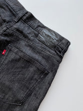 Load image into Gallery viewer, Levis 569 Shorts W36