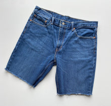 Load image into Gallery viewer, Levi’s 511 Shorts W36