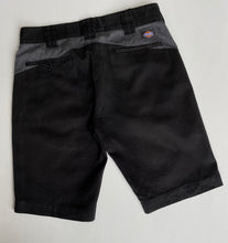 Load image into Gallery viewer, Dickies Shorts W32