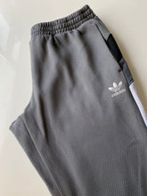 Load image into Gallery viewer, Adidas Joggers (XL)