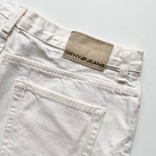 Load image into Gallery viewer, 00s DKNY Shorts W32