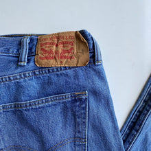Load image into Gallery viewer, Levi’s 501 W40 L30
