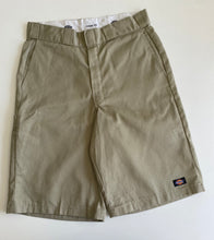 Load image into Gallery viewer, Dickies Shorts W30