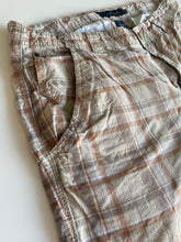 Load image into Gallery viewer, Calvin Klein shorts
