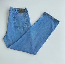 Load image into Gallery viewer, Wrangler Jeans W38 L30